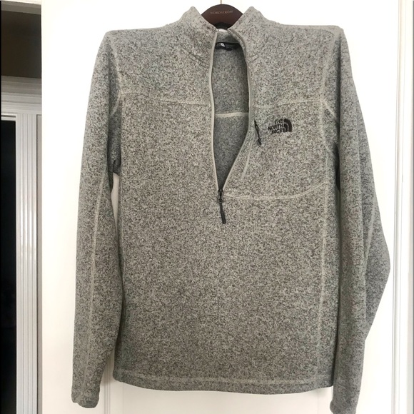 Like New Men’s North Face Half Zip Pullover - Picture 1 of 4